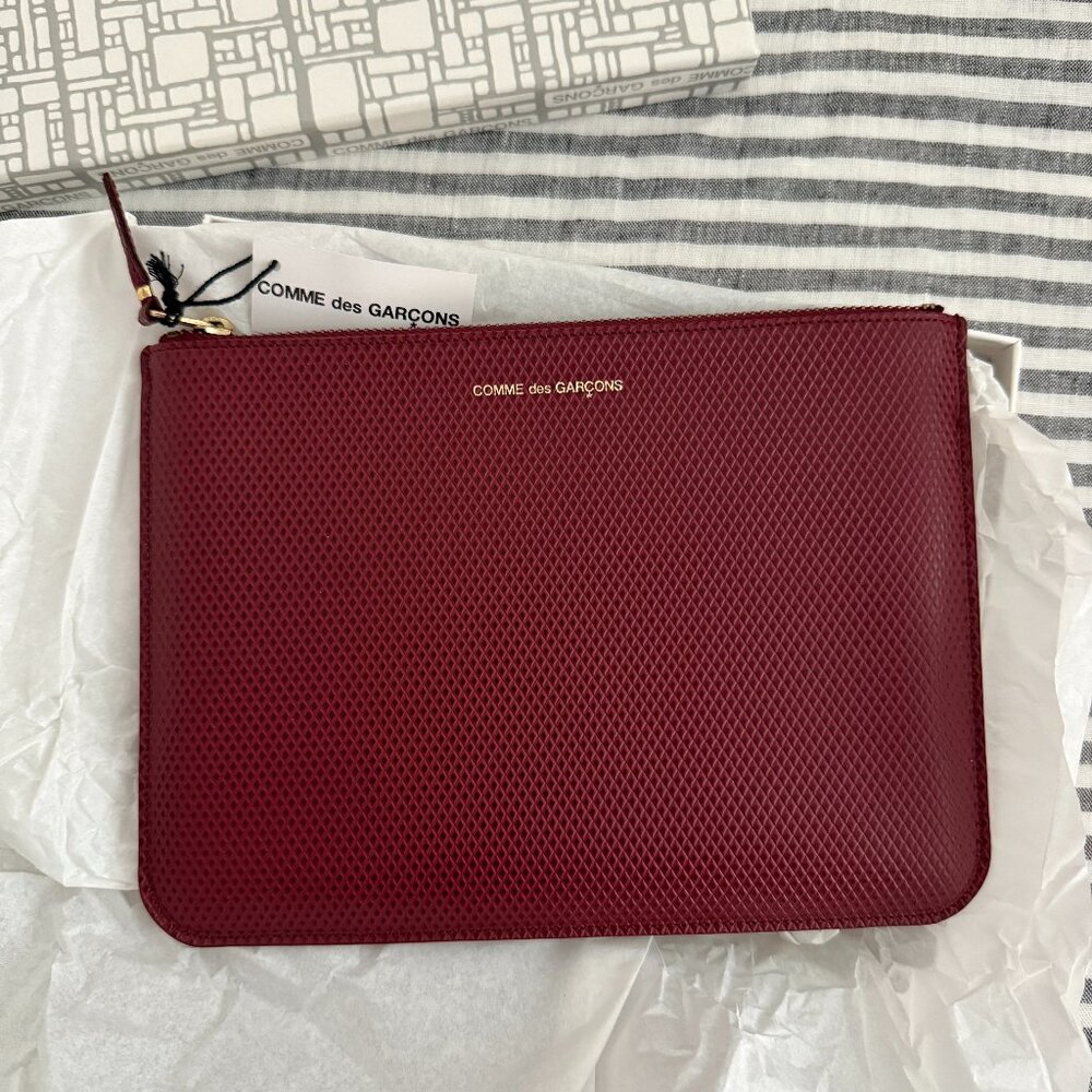 NWT Comme des garรงons luxury red wallet large pouch burgundy textured leather